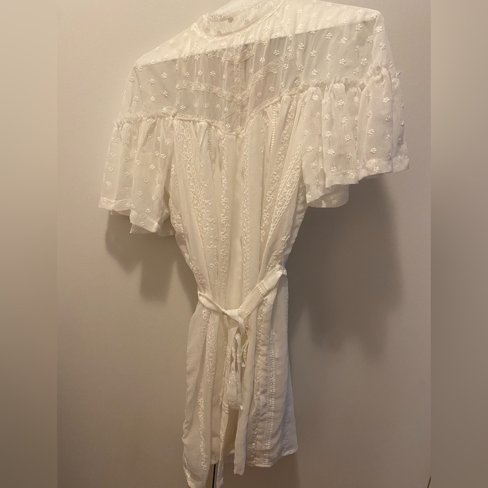 Anthropologie white dress. Size small. NWT